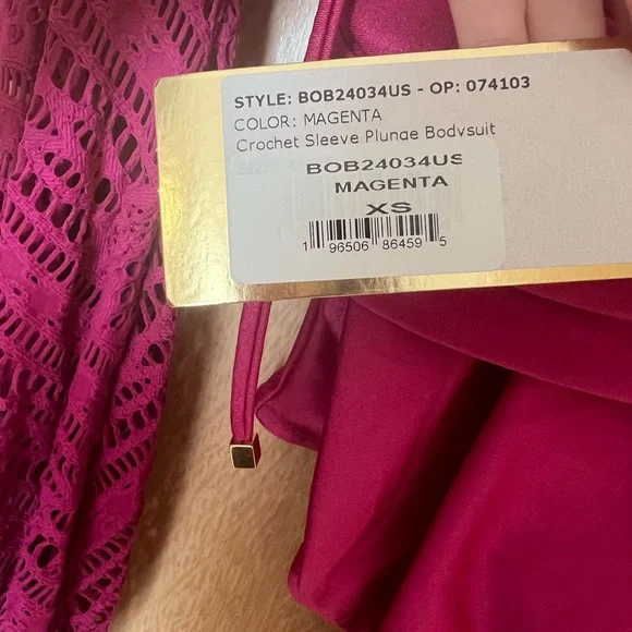 PatBo Crochet Sleeve Plunge Bodysuit Magenta XS - Picture 5 of 8